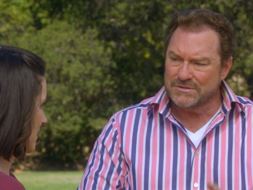 Stephen Root and Shannon Woodward in Raising Hope (2010)