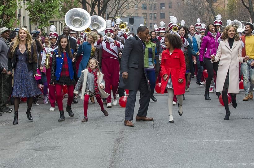 Cameron Diaz, Jamie Foxx, Rose Byrne, Patricia Pinto, Francesca Pinto, Stephanie Kurtzuba, Nicolette Pierini, Amanda Troya, and Quvenzhané Wallis in Annie (2014)