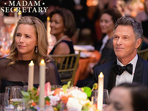 Téa Leoni and Tim Daly in Deepfake (2019)