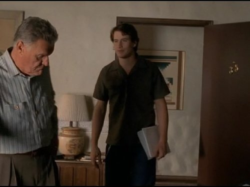 Brendan Fehr and Charles Napier in Roswell (1999)