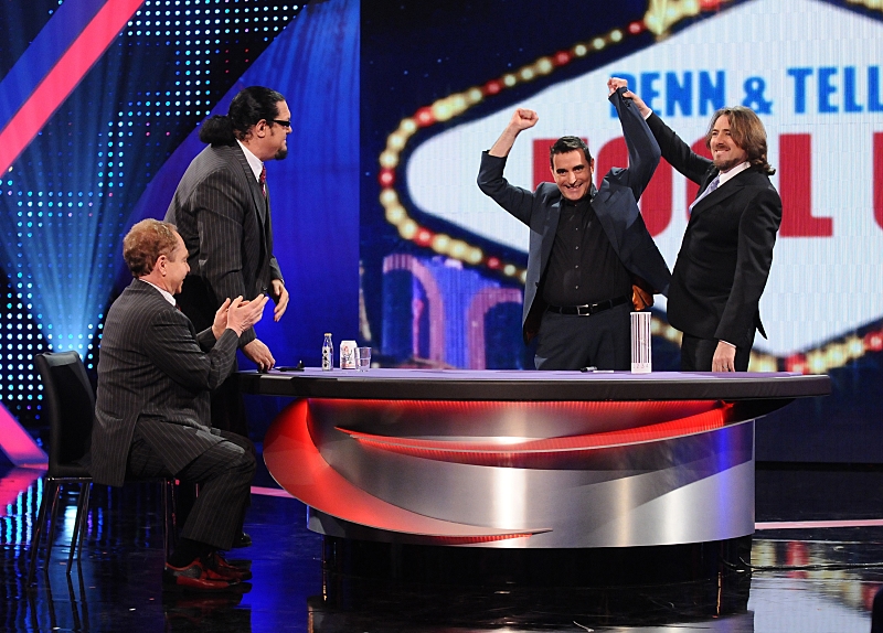 Penn Jillette, Jonathan Ross, Teller, and Etienne Pradier in Penn & Teller: Fool Us (2011)