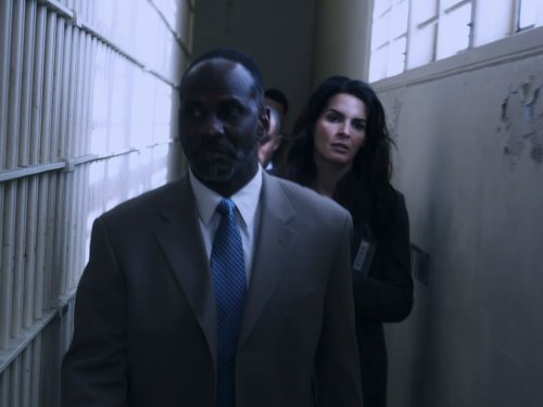 Angie Harmon and Julius Tennon in Rizzoli & Isles (2010)