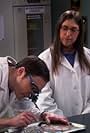 Mayim Bialik and Jim Parsons in The Big Bang Theory (2007)