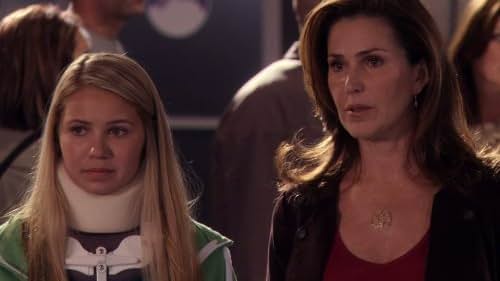 Peri Gilpin and Ayla Kell in Make It or Break It (2009)