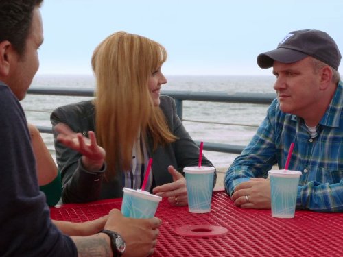 Mary McCormack, Mike O'Malley, and Ricardo Chavira in Welcome to the Family (2013)