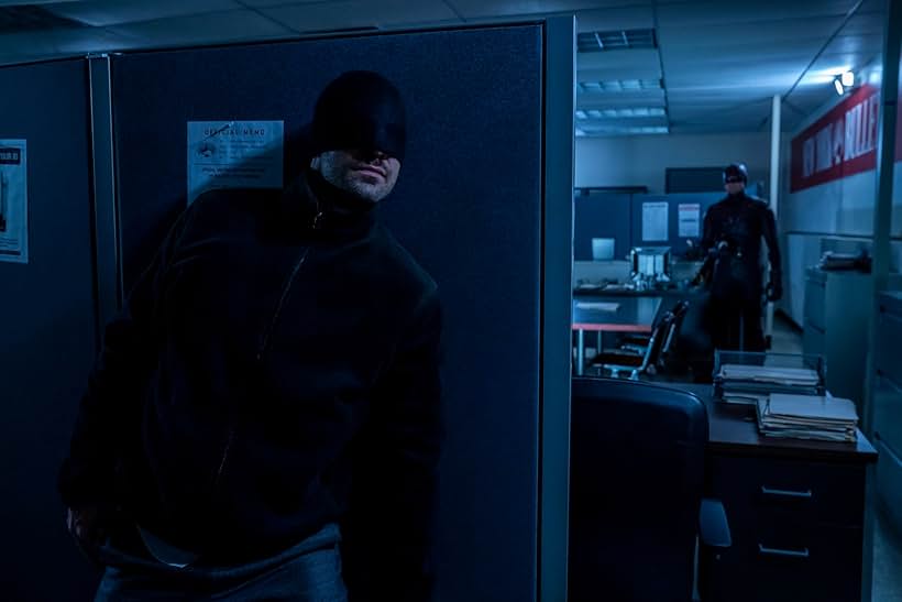 Charlie Cox and Wilson Bethel in Daredevil (2015)