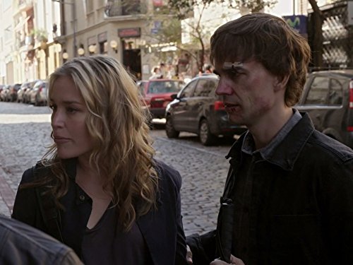 Piper Perabo and Christopher Gorham in Covert Affairs (2010)