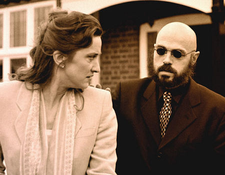 Olegar Fedoro and Haydn Gwynne in "Remember Me?" (1997)