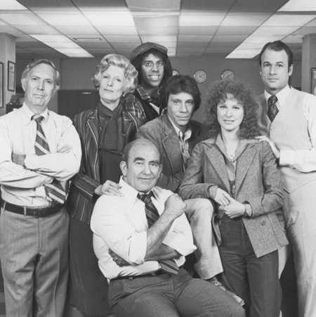 Edward Asner, Mason Adams, Daryl Anderson, Jack Bannon, Linda Kelsey, Nancy Marchand, and Robert Walden in Lou Grant (1977)