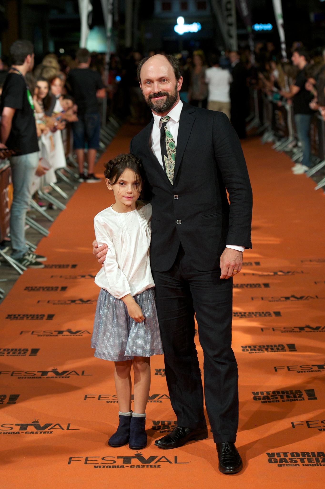 Will Keen and Dafne Keen at an event for The Refugees (2014)