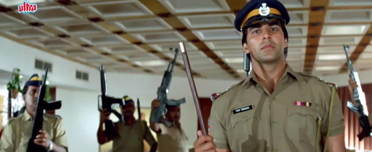 Akshay Kumar in Sapoot (1996)