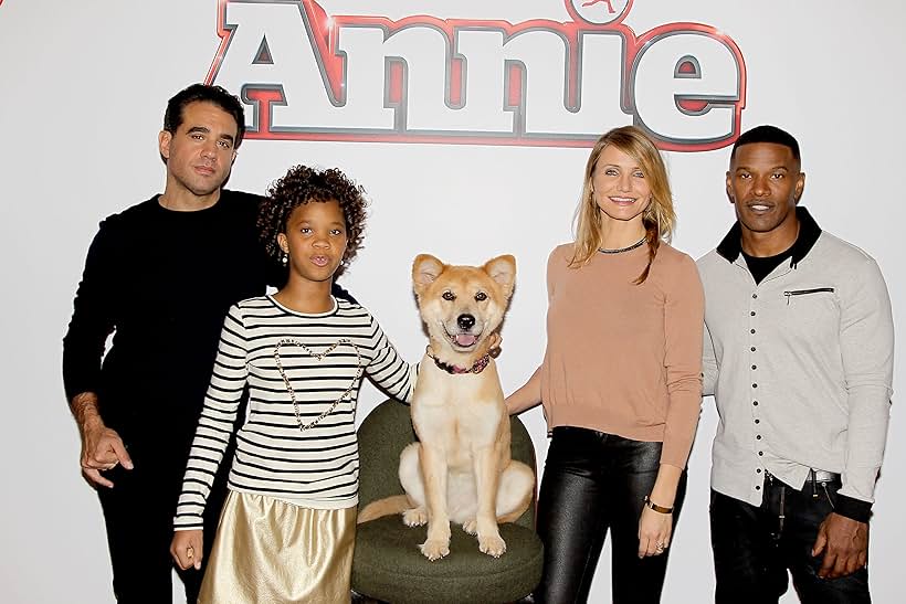 Cameron Diaz, Jamie Foxx, Bobby Cannavale, and Quvenzhané Wallis in Annie (2014)