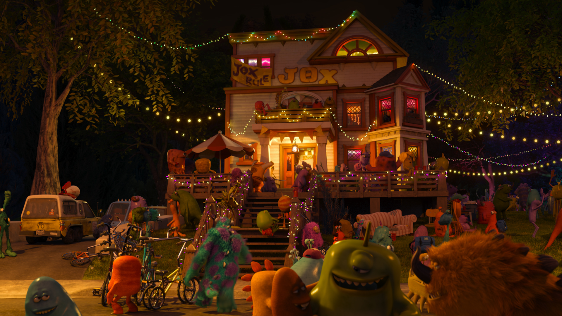 Billy Crystal and John Goodman in Monsters University (2013)