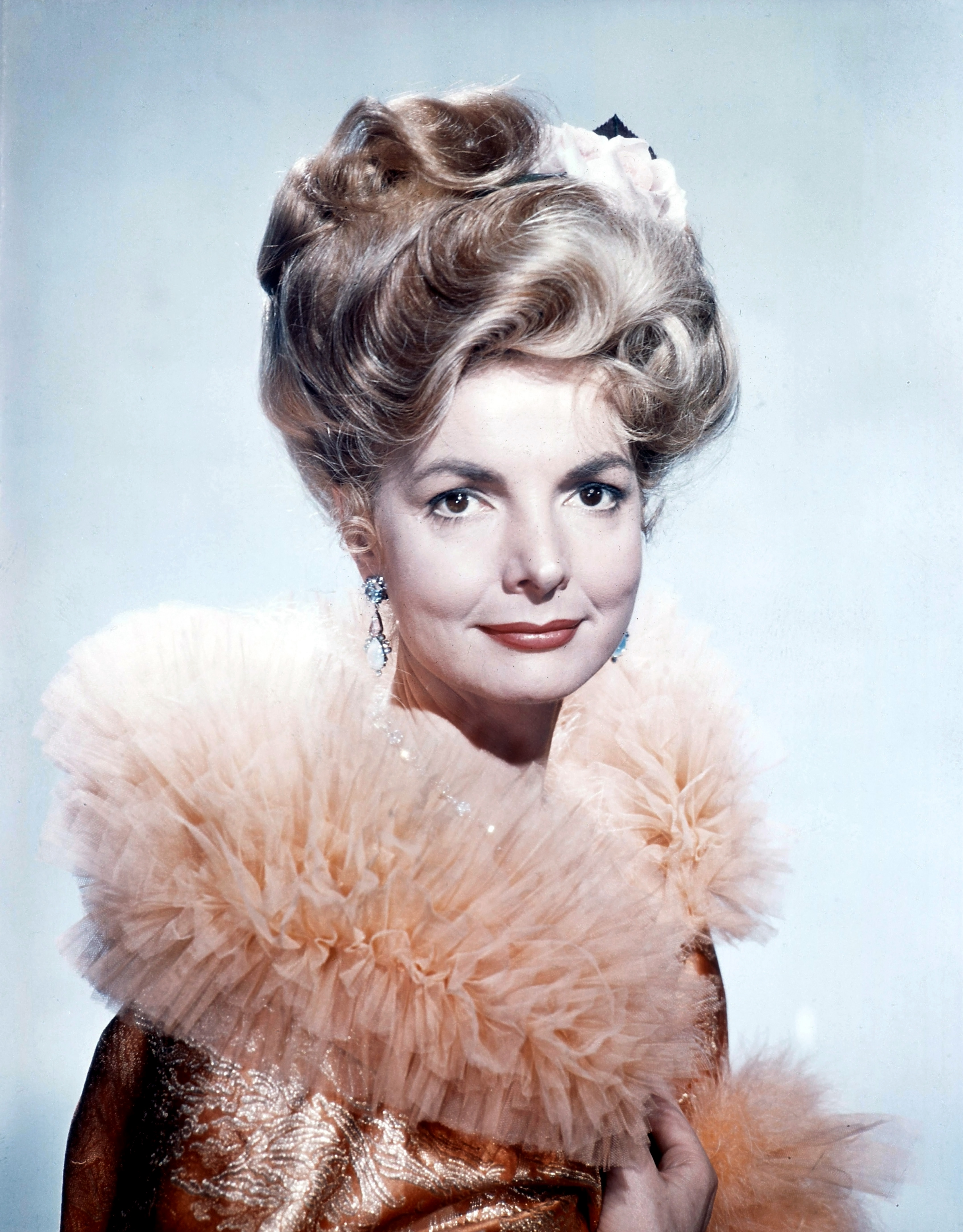 Elizabeth Sellars in 55 Days at Peking (1963)