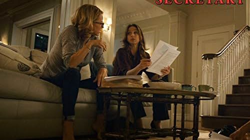 Téa Leoni and Marin Hinkle in Madam Secretary (2014)