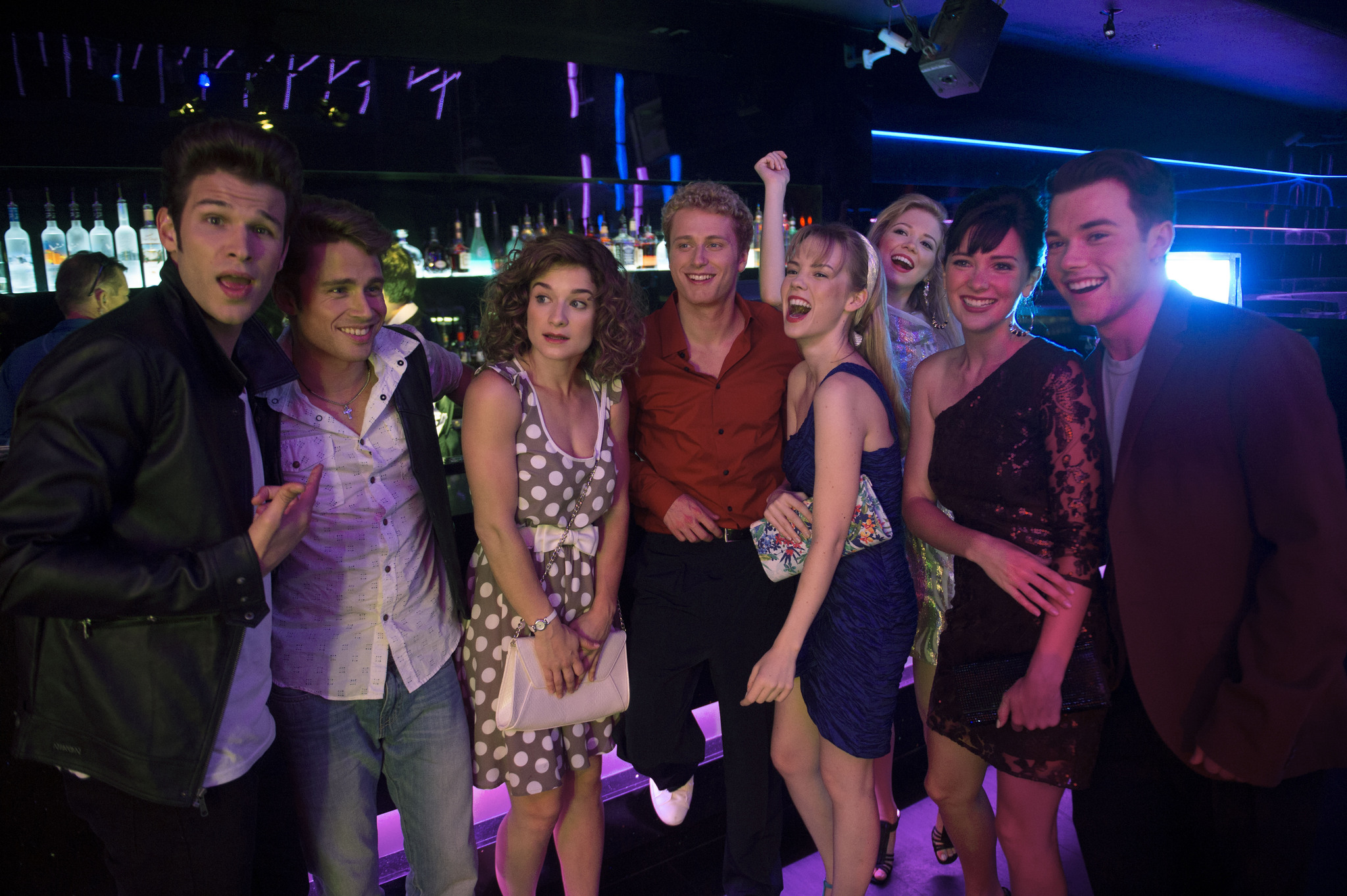 Max Lloyd-Jones, Samantha Munro, Abbie Cobb, Abby Ross, Michele Goyns, David Lennon, and Ross Linton in The Unauthorized Beverly Hills, 90210 Story (2015)