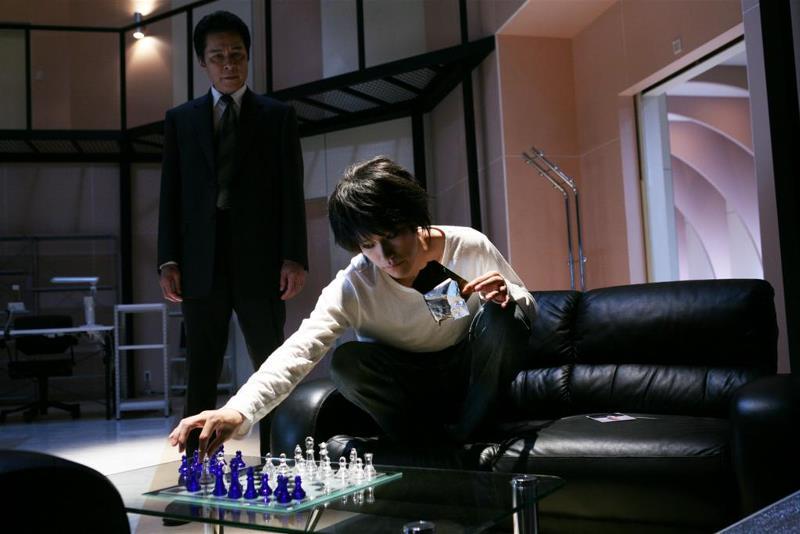 Takeshi Kaga and Ken'ichi Matsuyama in Death Note: The Last Name (2006)