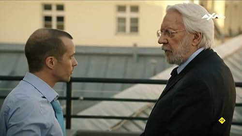 Watch Barnaby Metschurat in "Crossing lines"(engl)