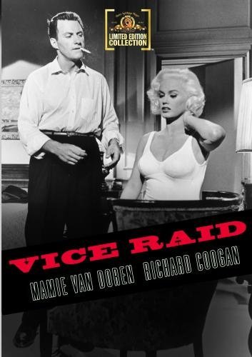 Brad Dexter and Mamie Van Doren in Vice Raid (1959)