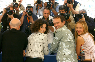 Vincent Perez, Penélope Cruz, Hélène de Fougerolles, and Gérard Krawczyk at an event for Fanfan (2003)