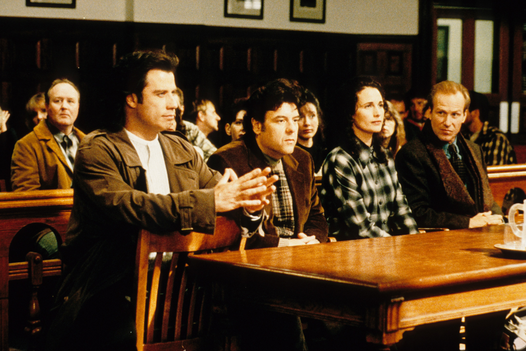 John Travolta, William Hurt, Andie MacDowell, and Robert Pastorelli in Michael (1996)