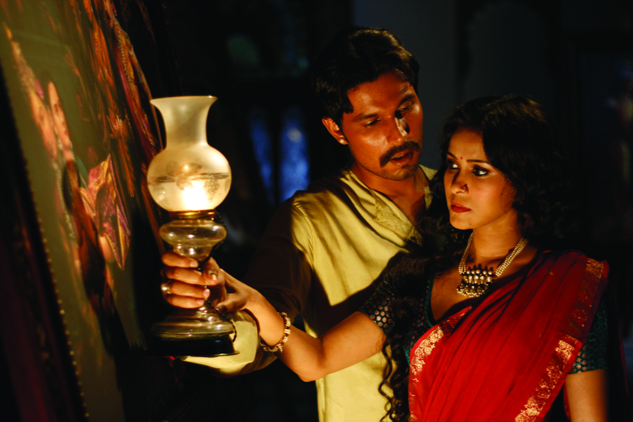 Nandana Sen and Randeep Hooda in Rang Rasiya (2008)