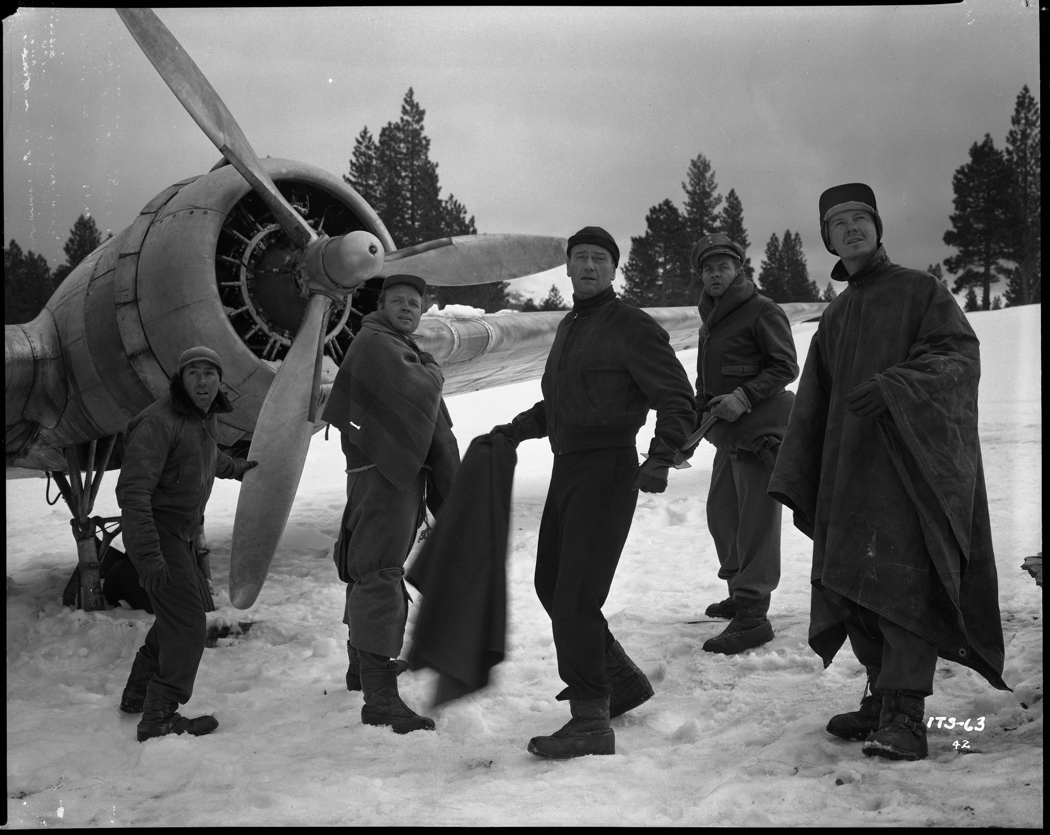 John Wayne, Hal Baylor, Wally Cassell, Jimmy Lydon, and Sean McClory in Island in the Sky (1953)