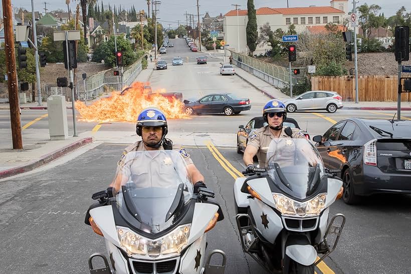 Michael Peña and Dax Shepard in CHIPS (2017)