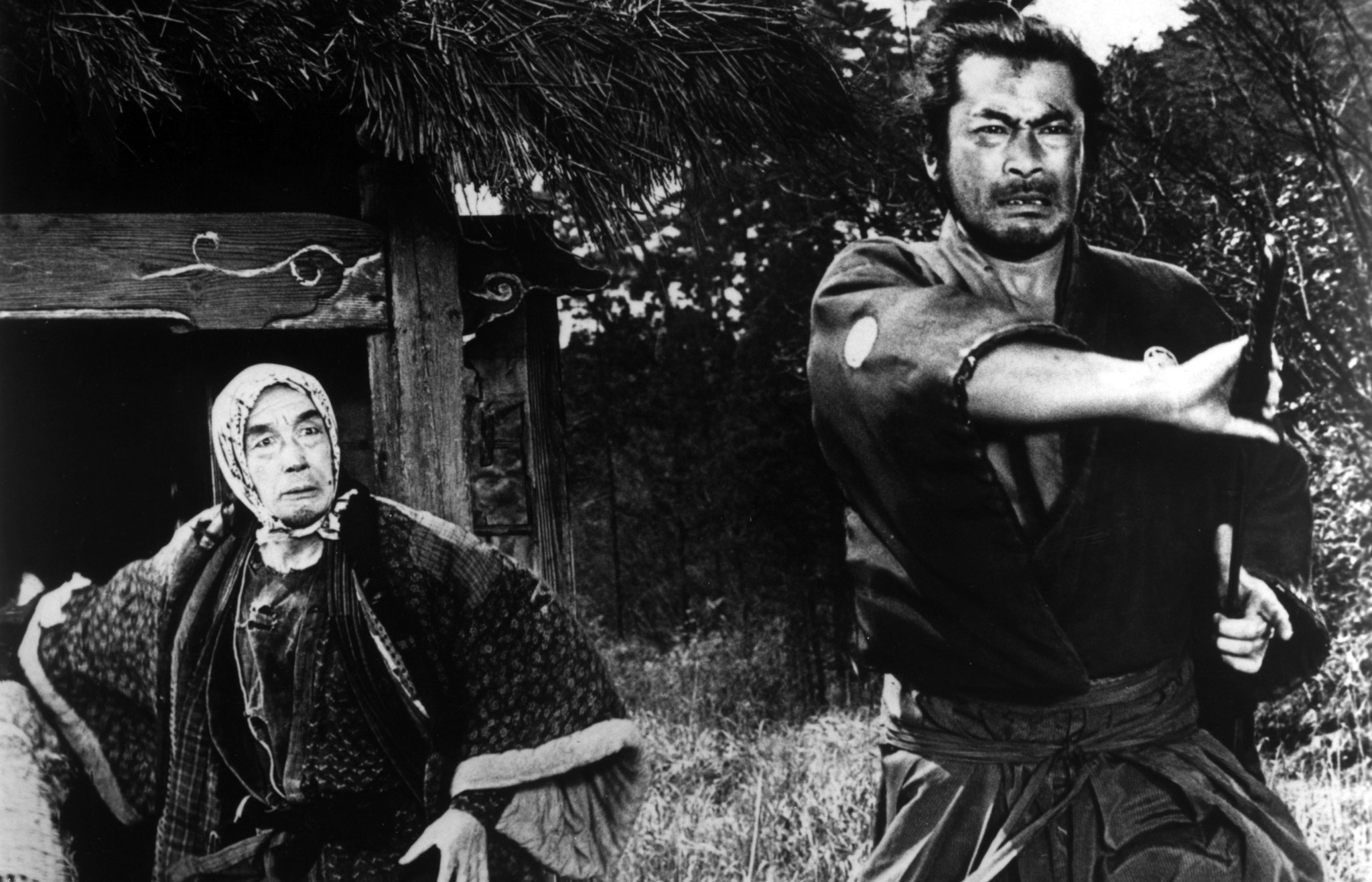 Toshirô Mifune and Atsushi Watanabe in Yojimbo (1961)