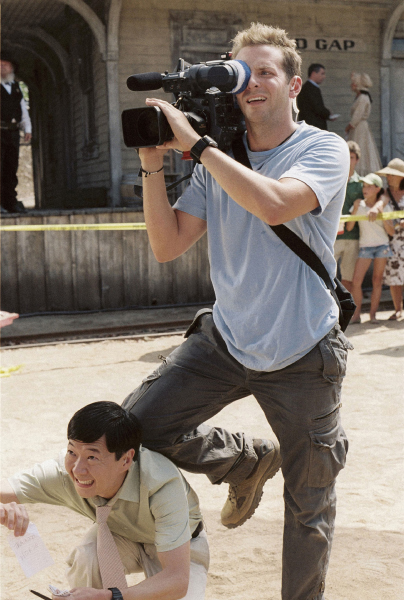 Bradley Cooper and Ken Jeong in All About Steve (2009)