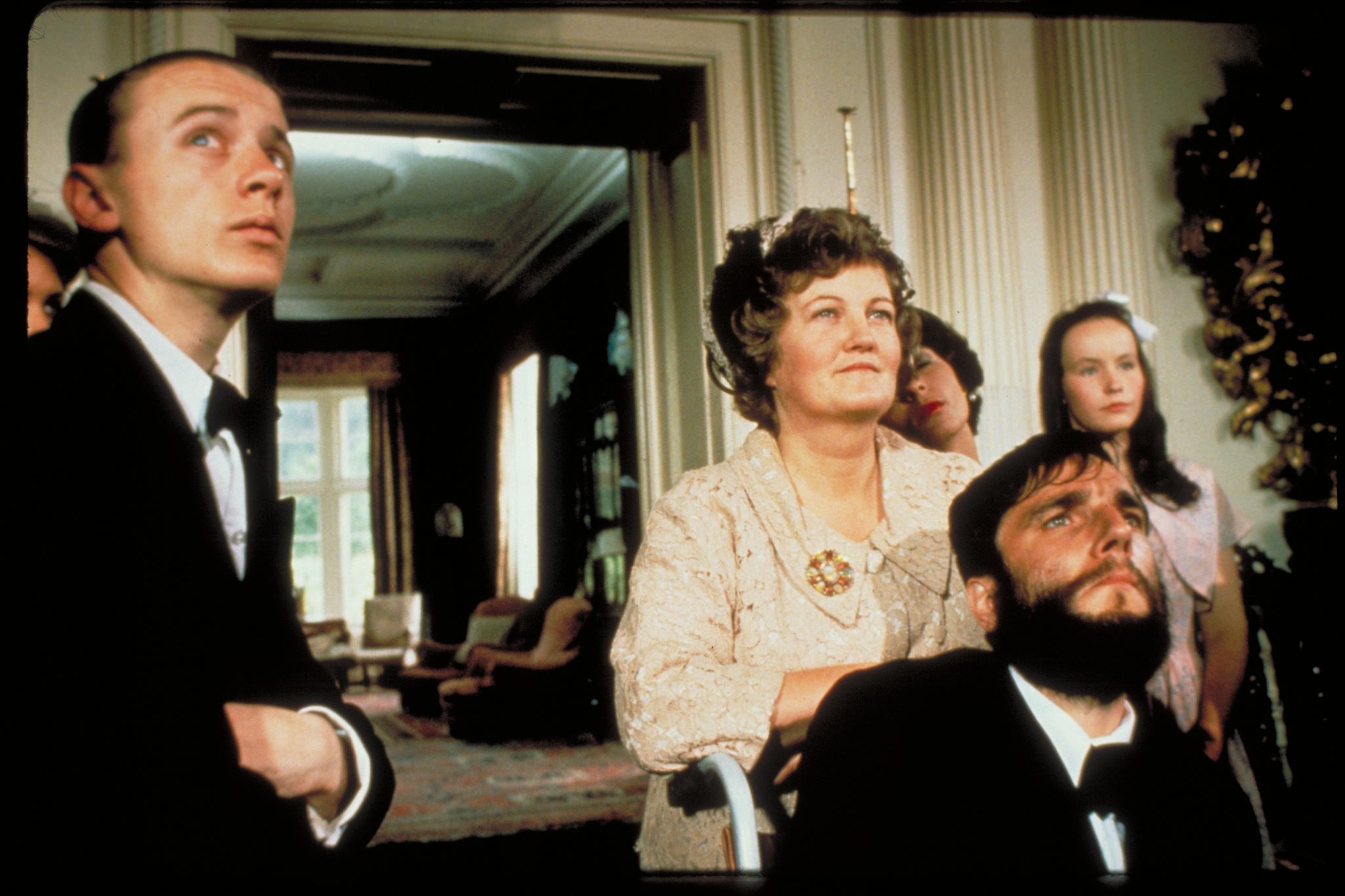 Daniel Day-Lewis and Brenda Fricker in My Left Foot (1989)