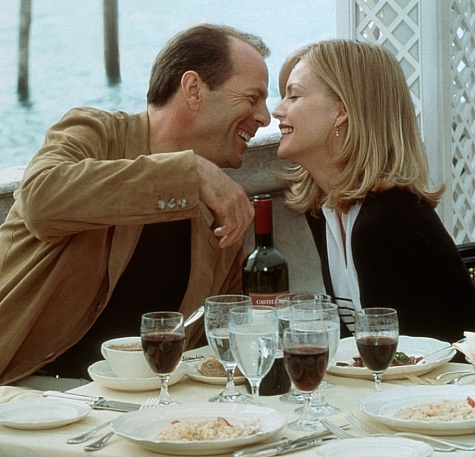 Michelle Pfeiffer and Bruce Willis in The Story of Us (1999)