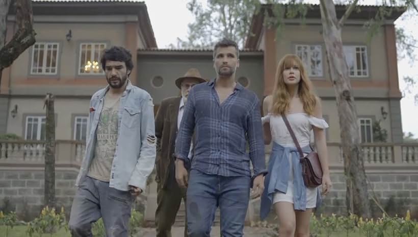 Caio Blat, Marcos Caruso, Bruno Gagliasso, and Marina Ruy Barbosa in O Sétimo Guardião (2018)