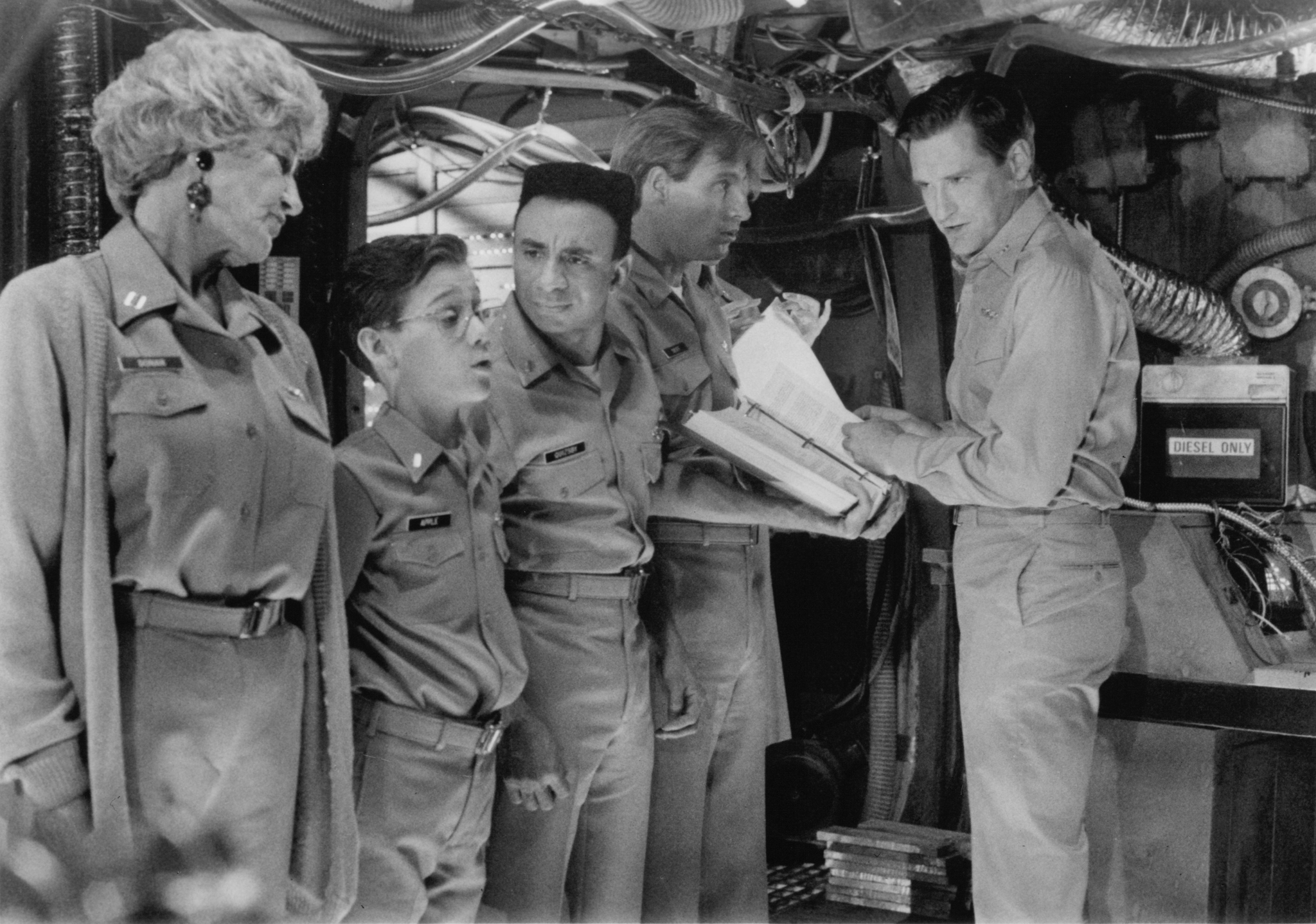 Bill Pullman, Chris Demetral, Ty Granderson Jones, and Elmarie Wendel in Going Under (1991)