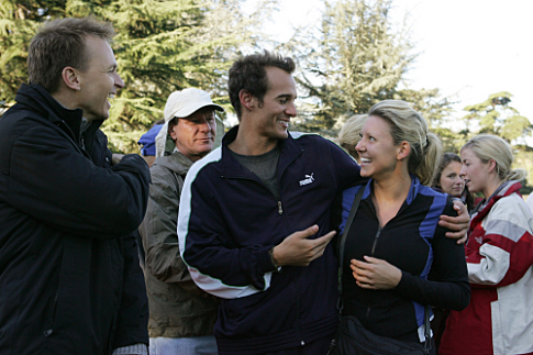 Phil Keoghan, Danielle Stout, and Eric Sanchez in Low to the Ground, That's My Technique (2007)