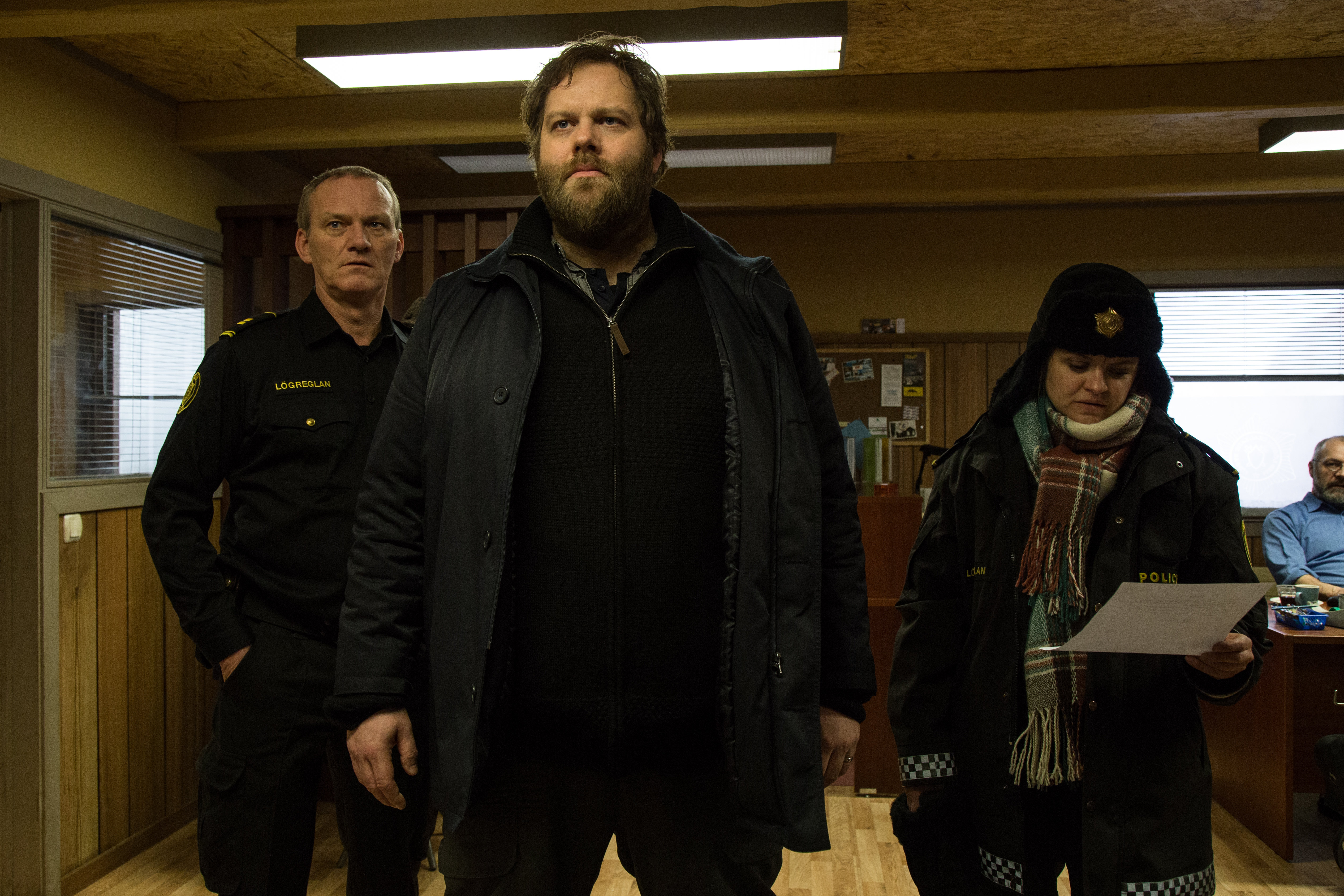 Ingvar Sigurdsson, Ólafur Darri Ólafsson, and Ilmur Kristjánsdóttir in Trapped (2015)