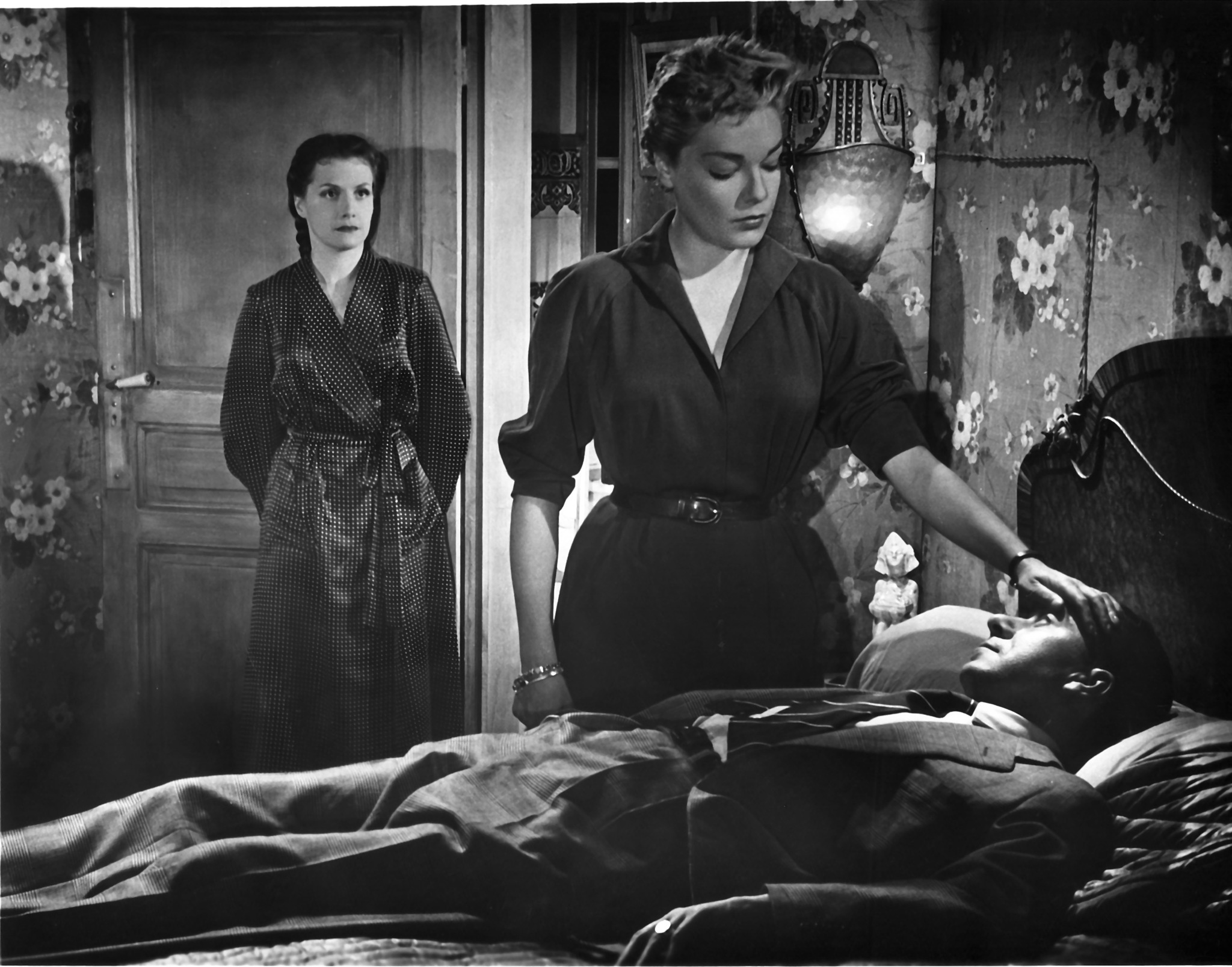 Véra Clouzot, Paul Meurisse, and Simone Signoret in Diabolique (1955)