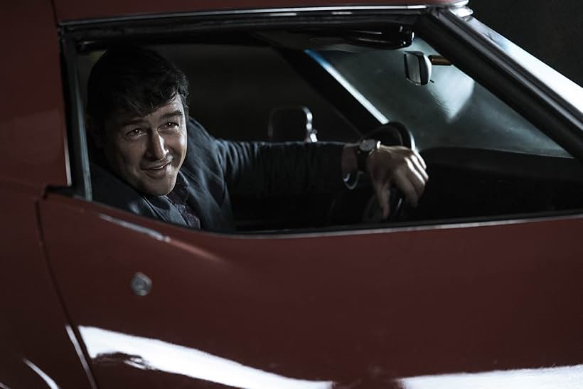 Kyle Chandler in Game Night (2018)