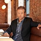 Dallas Roberts