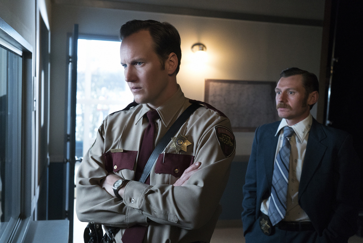 Patrick Wilson and Keir O'Donnell in Fargo (2014)