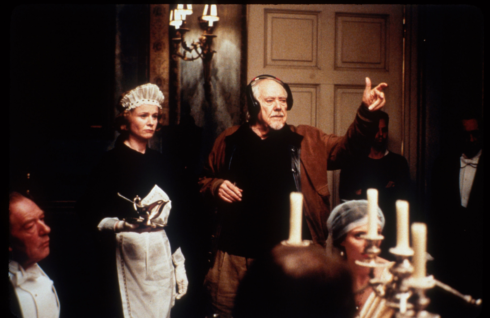 Robert Altman, Emily Watson, and Michael Gambon in Gosford Park (2001)