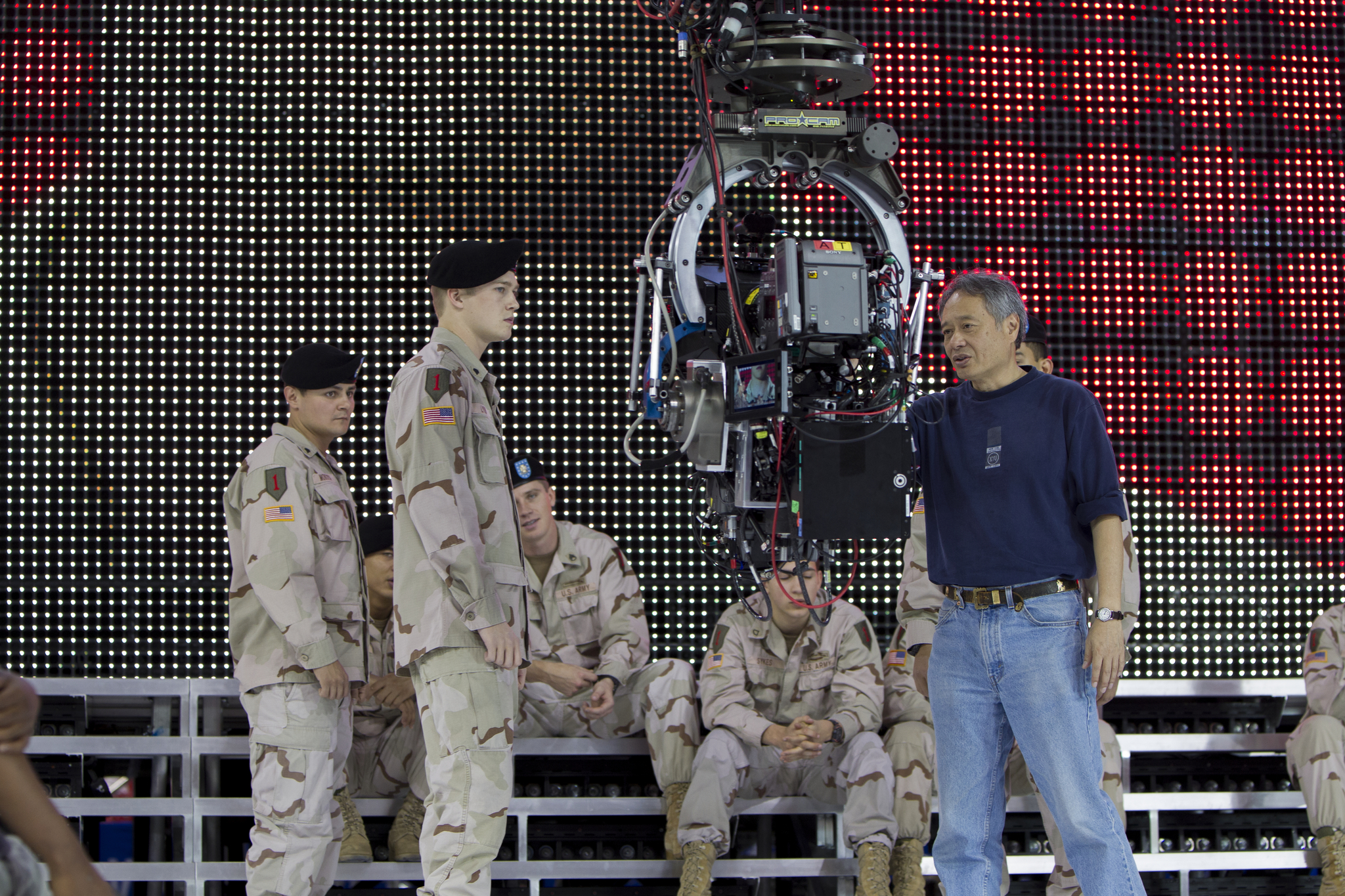 Ang Lee, Garrett Hedlund, Ismael Cruz, Barney Harris, and Joe Alwyn in Billy Lynn's Long Halftime Walk (2016)