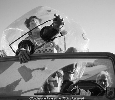 Patrick Cranshaw and Jake Gyllenhaal in Bubble Boy (2001)