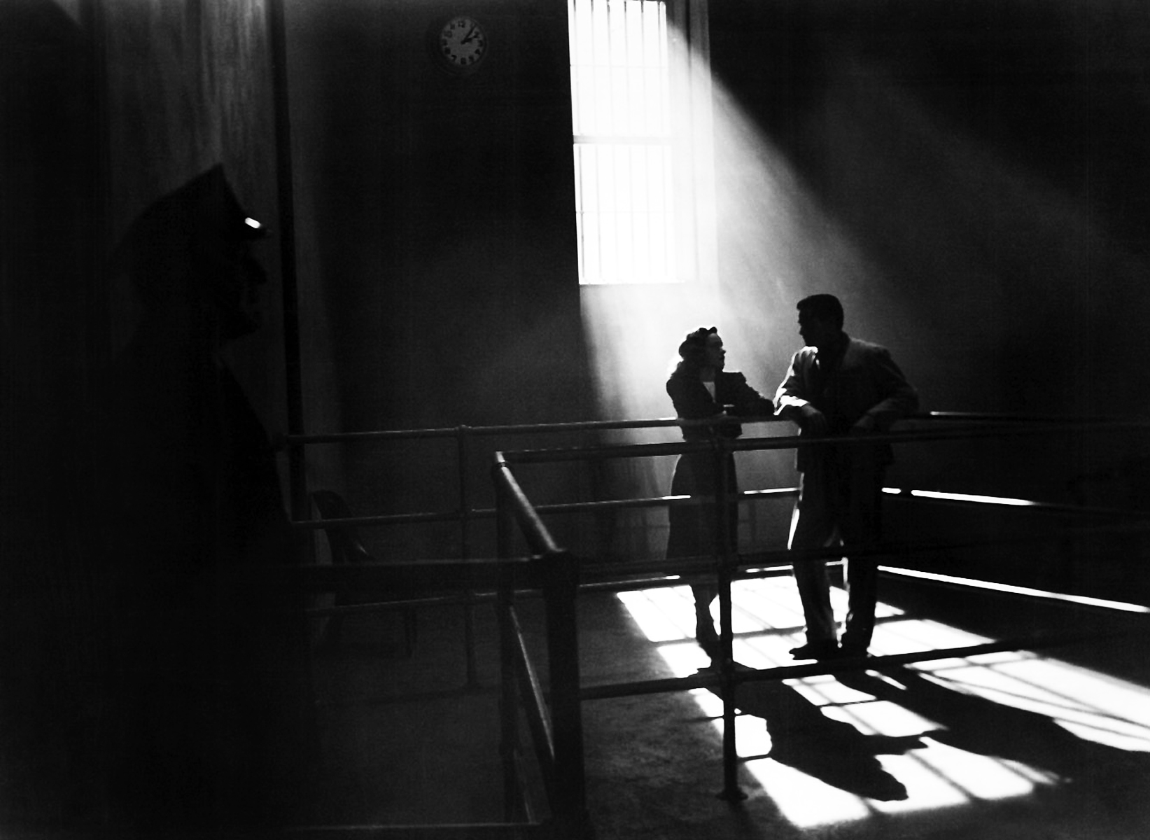 Alan Curtis and Ella Raines in Phantom Lady (1944)