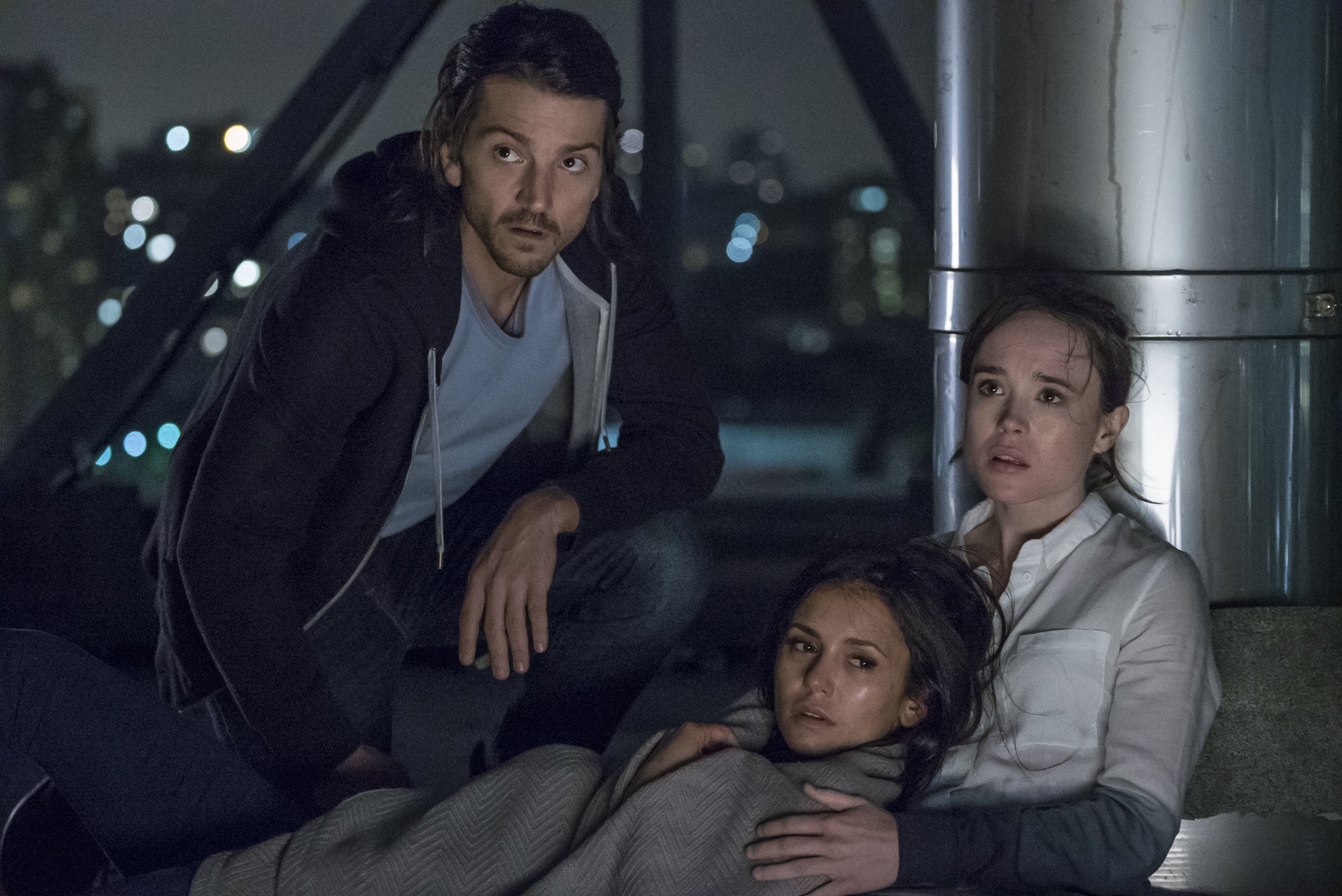 Diego Luna, Elliot Page, and Nina Dobrev in Flatliners (2017)