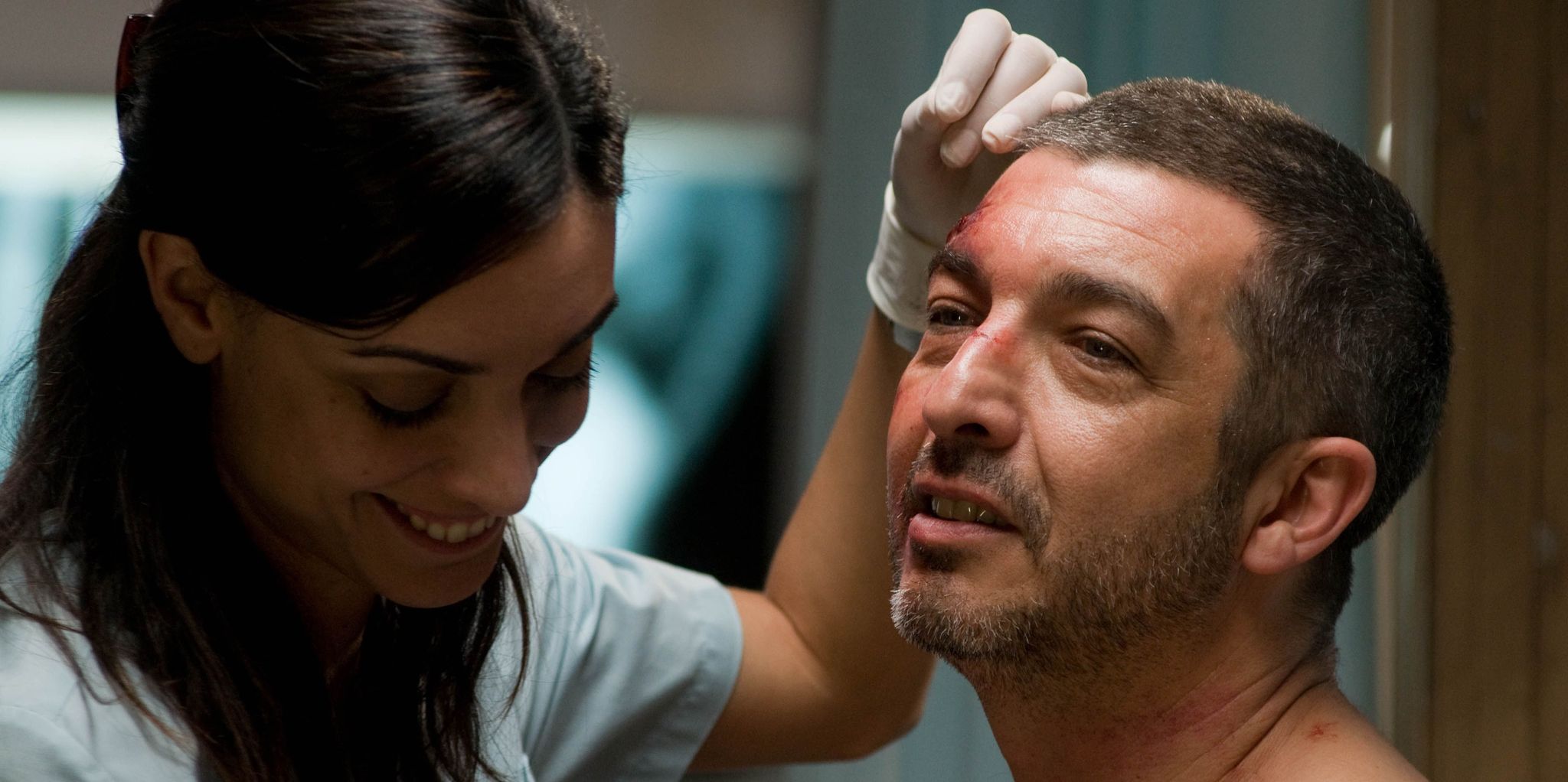 Ricardo Darín and Martina Gusmán in Carancho (2010)