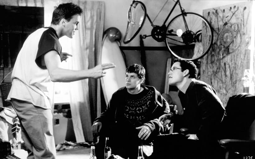 Mark-Paul Gosselaar, Lochlyn Munro, and Tom Everett Scott in Dead Man on Campus (1998)