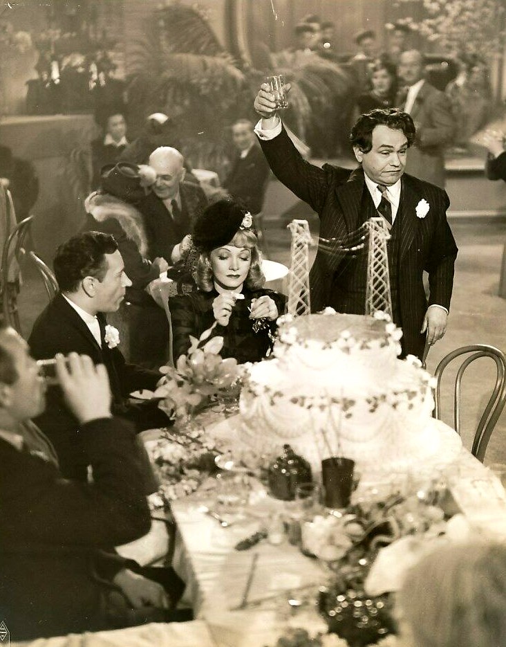 Marlene Dietrich, Edward G. Robinson, and George Raft in Manpower (1941)