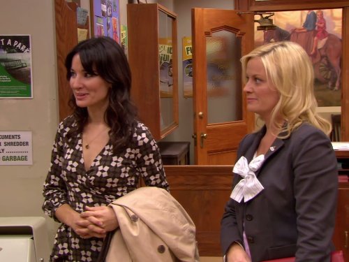 Amy Poehler and Alison Becker in Parks and Recreation (2009)