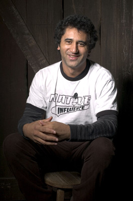 Cliff Curtis at an event for Two Cars, One Night (2003)